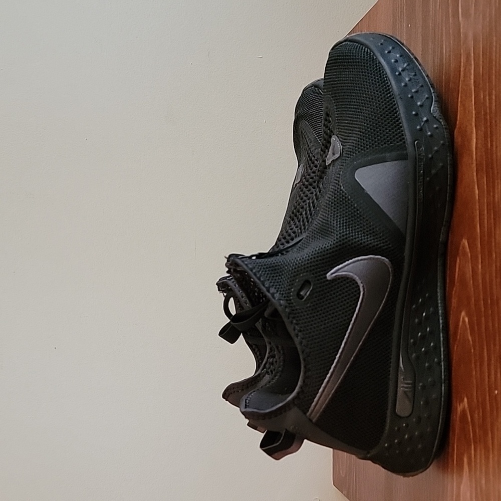 Nike PG 4 Paul George Sz 9.5